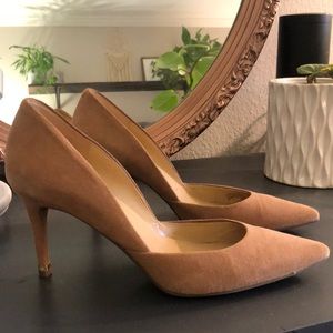 Classic Pointed-Toe Suede Pumps in Tan